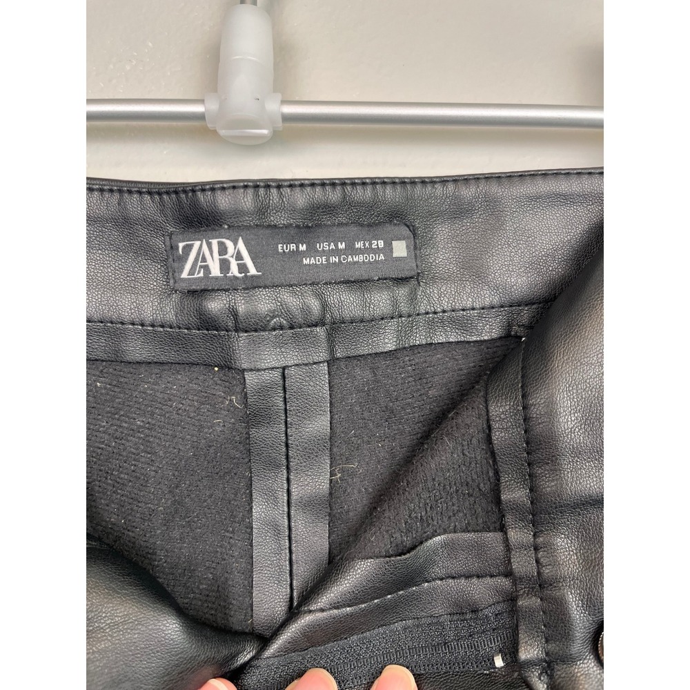 Zara Black Faux Leather High Waisted Leggings Ankle Zip Pants Size M 4387/234 - Picture 3 of 9